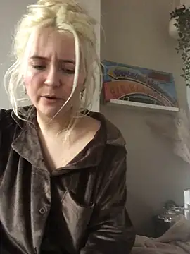 Snapshot of Blondie_Sofia_Essexbabe chatting on 12, 11, 2025 Blondie Sofia Essexbabe online show from 12, 11, 2025