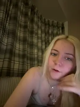 Snapshot of Blondie_Sofia_Essexbabe chatting on 16, 3, 2025 Blondie Sofia Essexbabe online show from 16, 3, 2025