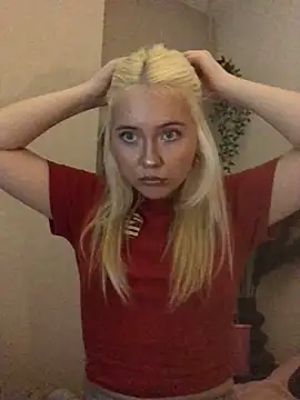 Snapshot of Blondie_Sofia_Essexbabe chatting on 10, 11, 2025 Blondie Sofia Essexbabe online show from 10, 11, 2025