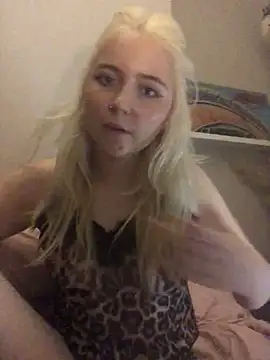 Snapshot of Blondie_Sofia_Essexbabe chatting on 7, 11, 2025 Blondie Sofia Essexbabe online show from 7, 11, 2025