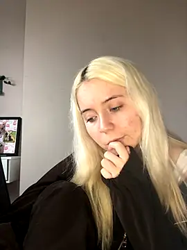 Snapshot of Blondie_Sofia_Essexbabe chatting on 1, 12, 2025 Blondie Sofia Essexbabe online show from 1, 12, 2025