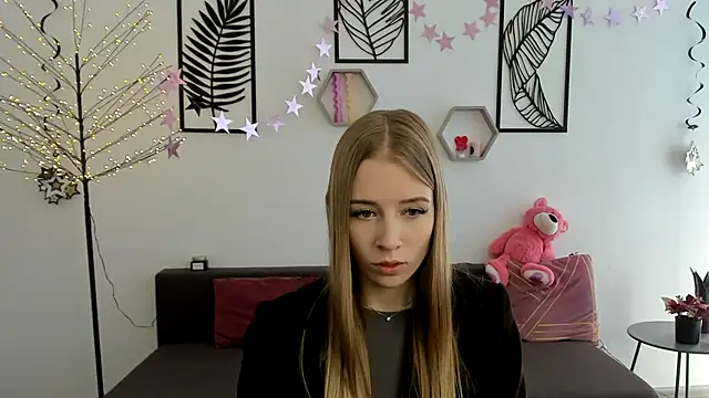 AnnNorriss online show from 18, 2, 2025