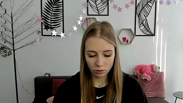 AnnNorriss online show from 19, 2, 2025