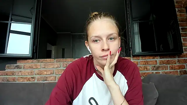 AnnNorriss online show from 7, 10, 2025