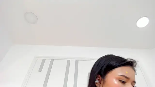 Emily-Carter online show from 5, 3, 2026