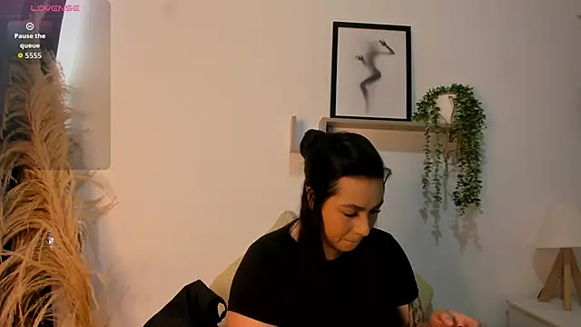 Snapshot of emily-777 chatting on 11, 11, 2025 emily-777 online show from 11, 11, 2025