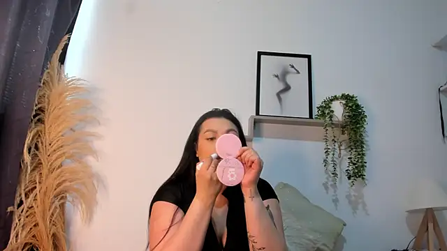 Snapshot of emily-777 chatting on 12, 11, 2025 emily-777 online show from 12, 11, 2025