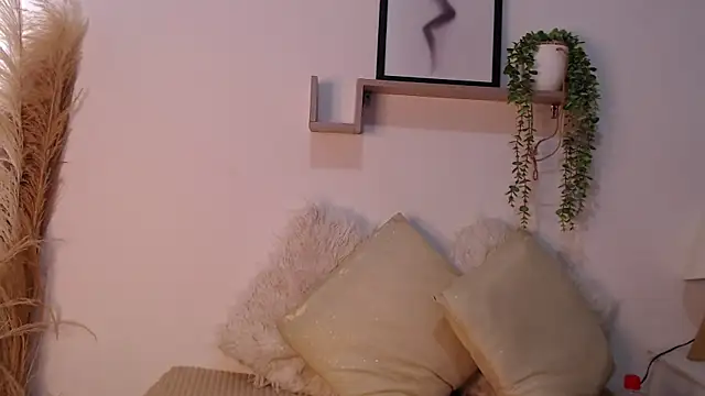 Snapshot of emily-777 chatting on 24, 11, 2025 emily-777 online show from 24, 11, 2025