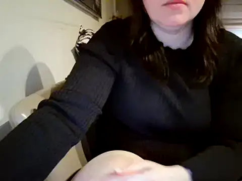 KamillaLaLove online show from 28, 2, 2025