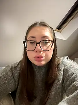Snapshot of May_Alisa chatting on 8, 10, 2025 May Alisa online show from 8, 10, 2025