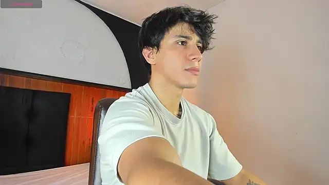 Allex Cano online show from 26, 2, 2026