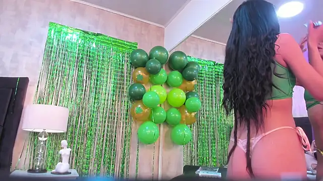 NahomyCarther online show from 16, 3, 2026