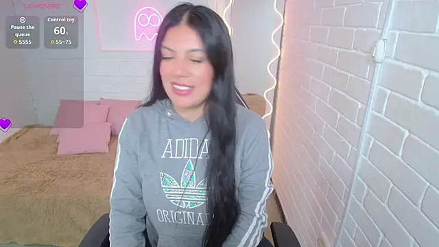 Coraline tay online show from 30, 9, 2025