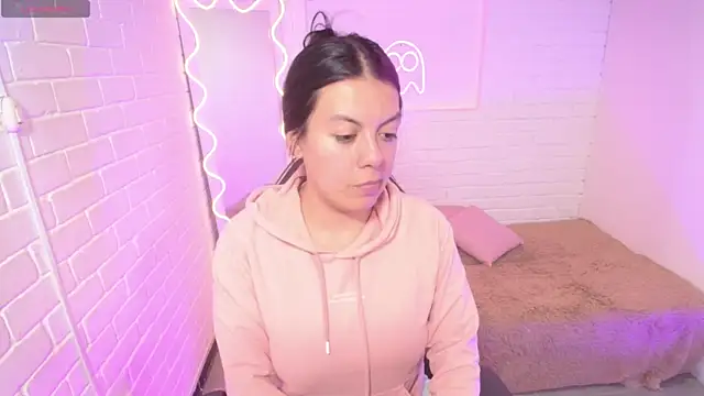 Coraline tay online show from 6, 10, 2025