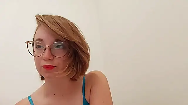 Snapshot of Elise_Nyx chatting on 9, 9, 2025 Elise Nyx online show from 9, 9, 2025