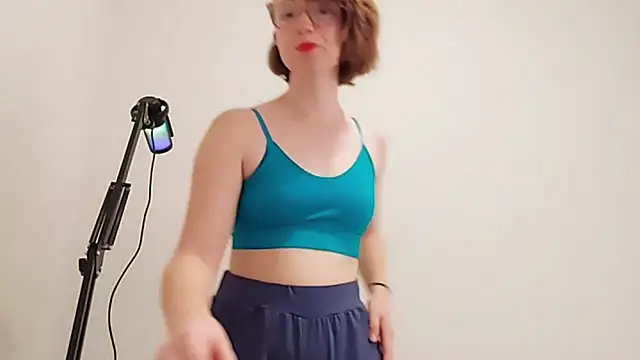 Elise Nyx online show from 10, 10, 2025