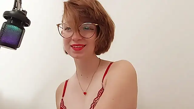 Snapshot of Elise_Nyx chatting on 20, 9, 2025 Elise Nyx online show from 20, 9, 2025