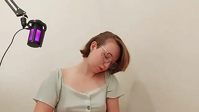 Snapshot of Elise_Nyx chatting on 6, 10, 2025 Elise Nyx online show from 6, 10, 2025