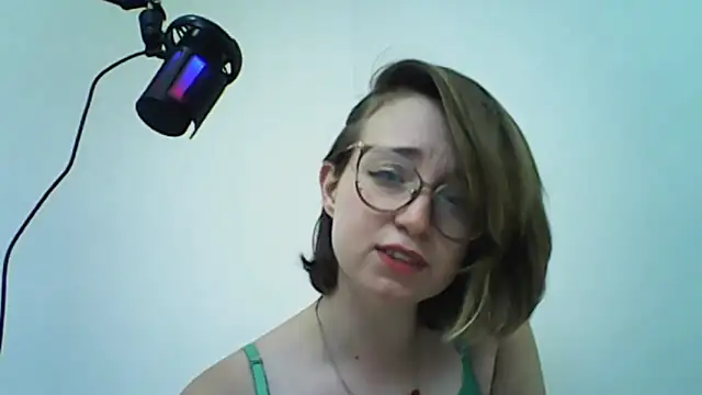 Snapshot of Elise_Nyx chatting on 10, 9, 2025 Elise Nyx online show from 10, 9, 2025