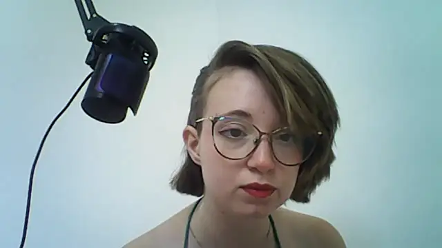 Snapshot of Elise_Nyx chatting on 12, 9, 2025 Elise Nyx online show from 12, 9, 2025