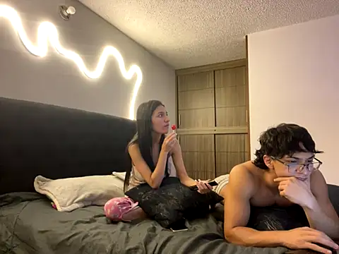 DesireLuxe online show from 4, 10, 2025