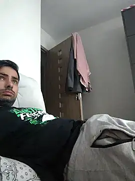 Snapshot of andreiiiii2025 chatting on 3, 3, 2026 andreiiiii2025 online show from 3, 3, 2026