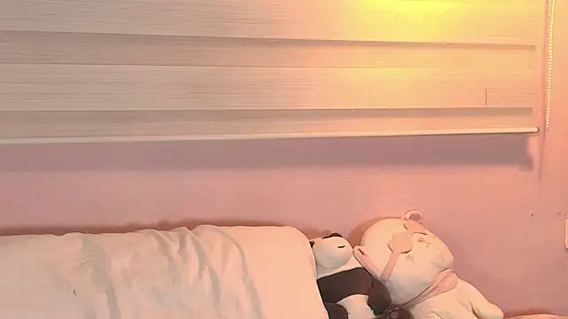 emily sweett24 online show from 6, 11, 2025