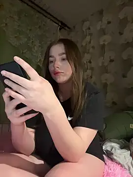 Milana mil online show from 4, 3, 2025