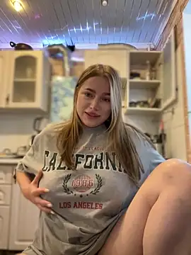 Milana mil online show from 10, 9, 2025