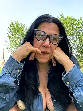 LadydeSade online show from 17, 4, 2026