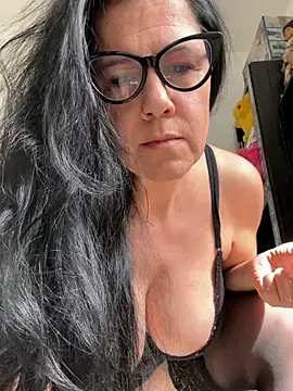 LadydeSade online show from 2, 4, 2026