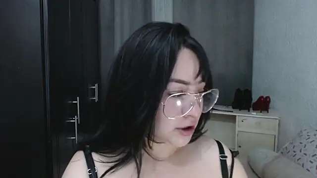 Snapshot of EngelCristaly chatting on 2, 6, 2026 EngelCristaly online show from 2, 6, 2026