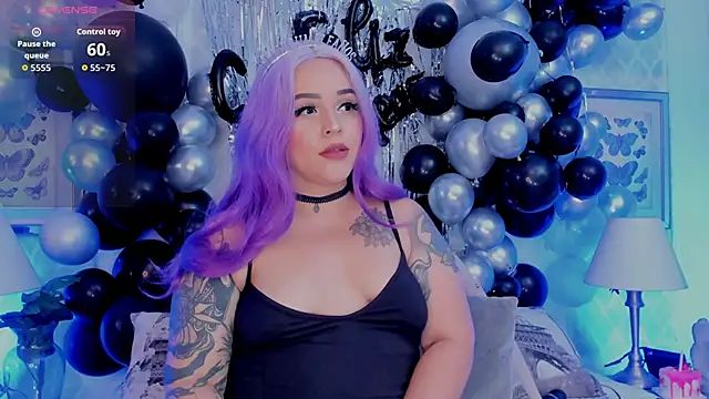 Carlaguzman  online show from 18, 10, 2025