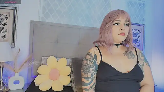 Carlaguzman  online show from 24, 11, 2025