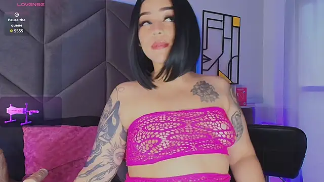 Carlaguzman  online show from 22, 6, 2026