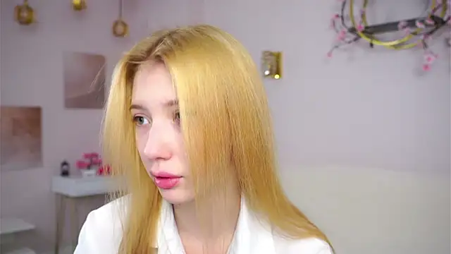 SunnivaCovil online show from 28, 2, 2026