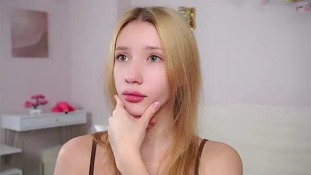 SunnivaCovil online show from 9, 3, 2026