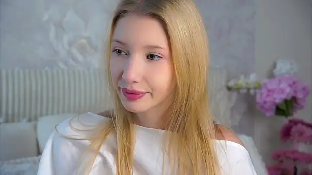 SunnivaCovil online show from 22, 4, 2026