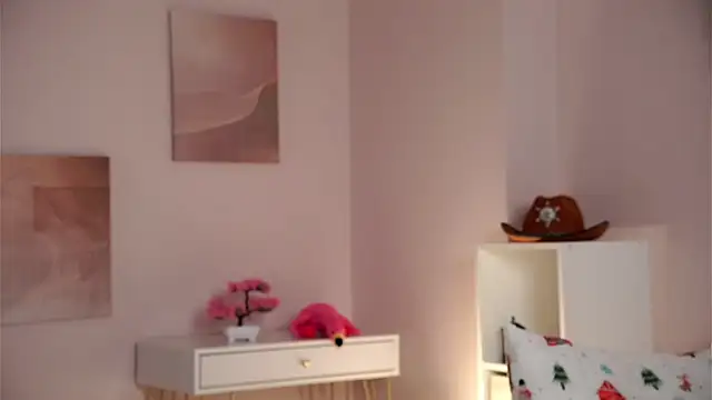 SunnivaCovil online show from 4, 4, 2026