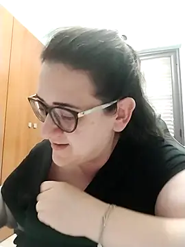 Snapshot of Dolcecurvy chatting on 15, 6, 2026 Dolcecurvy online show from 15, 6, 2026