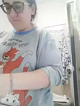 Dolcecurvy online show from 7, 2, 2026