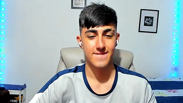 Snapshot of babymaik chatting on 23, 11, 2025 babymaik online show from 23, 11, 2025