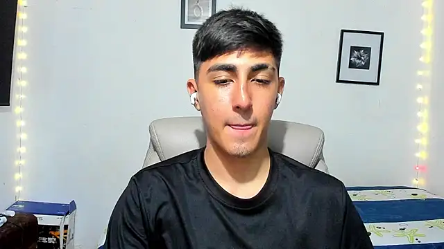 Snapshot of babymaik chatting on 12, 11, 2025 babymaik online show from 12, 11, 2025