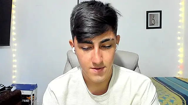 Snapshot of babymaik chatting on 23, 10, 2025 babymaik online show from 23, 10, 2025