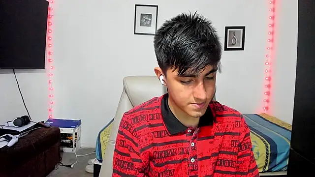 Snapshot of babymaik chatting on 15, 10, 2025 babymaik online show from 15, 10, 2025