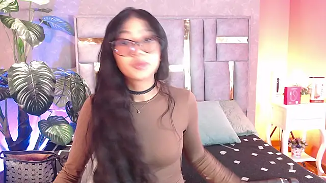 Tyla Ks online show from 12, 9, 2025