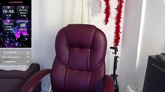 Mature 2025 online show from 8, 2, 2026