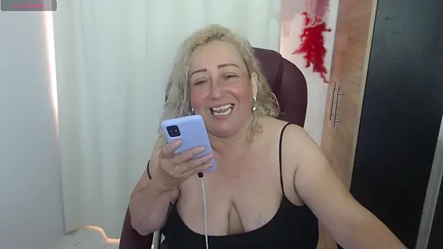 Snapshot of Mature_2025 chatting on 19, 5, 2026 Mature 2025 online show from 19, 5, 2026