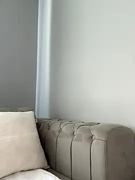 laraaaaaa online show from 2, 11, 2025