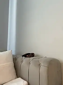 laraaaaaa online show from 12, 2, 2026